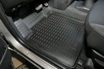 Автомобильные коврики - необходимый и обязательный атрибут интерьера автомобиля Автомобильные коврики - необходимый и обязательный атрибут интерьера автомобиля