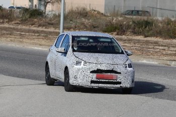 Обновленная Toyota Yaris в прицеле фотокамер Обновленная Toyota Yaris в прицеле фотокамер