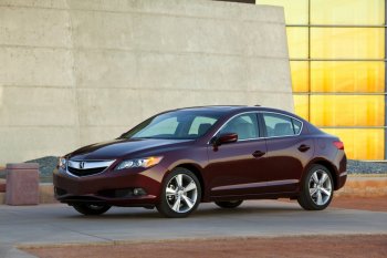 Acura начинает продажи седана TLX