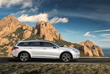 В России стартовали продажи нового автомобиля Citroen C5 CrossTourer В России стартовали продажи нового автомобиля Citroen C5 CrossTourer