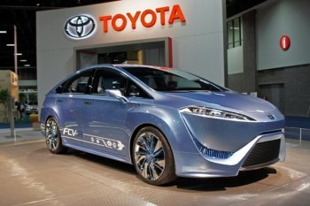 Производство водородных автомобилей Toyota начнется в конце 2014 года