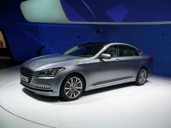 Hyundai Genesis стал еще умнее Hyundai Genesis стал еще умнее