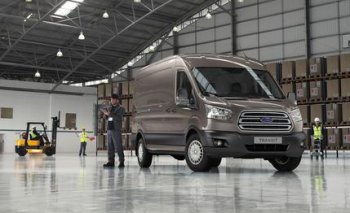 Ford объявил цены на новый Transit